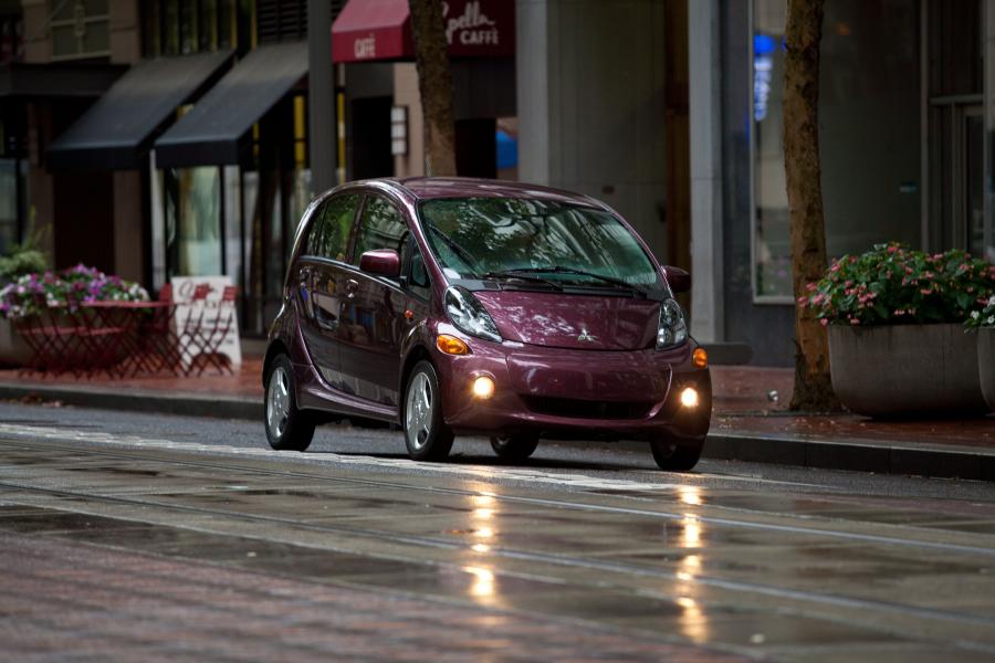  Mitsubishi i-MiEV 2012 года  (US) (фото 90 из 234)